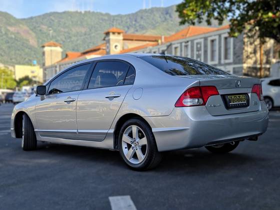 HONDA CIVIC 1.8 LXS 16V FLEX 4P AUTOMÁTICO