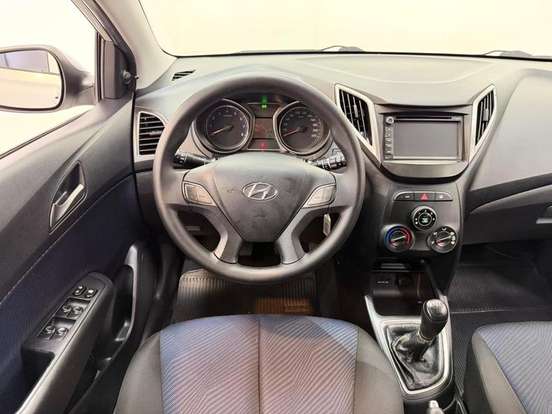 HYUNDAI-HB20-2012