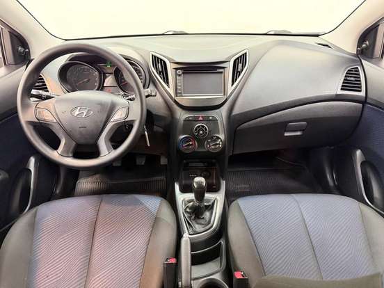 HYUNDAI-HB20-2012