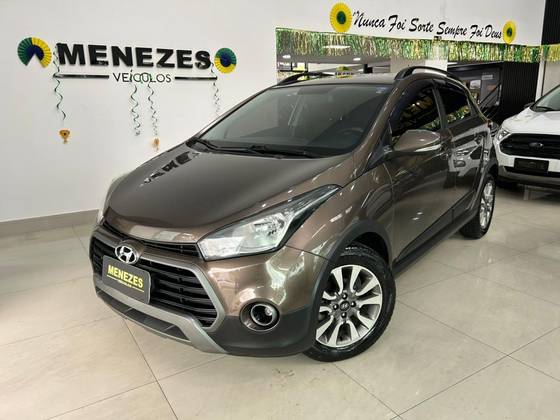HYUNDAI HB20X 1.6 16V STYLE FLEX 4P AUTOMÁTICO