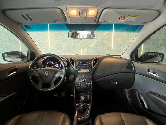 HYUNDAI-HB20X-1.6 16V STYLE FLEX 4P MANUAL HYUNDAI-HB20X-2015