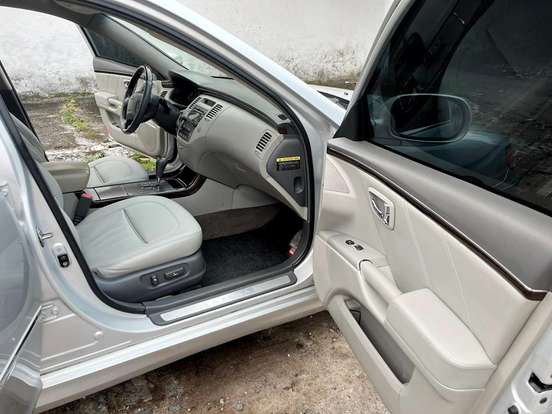 HYUNDAI-AZERA-3.3 MPFI GLS SEDAN V6 24V GASOLINA 4P AUTOMÁTICO HYUNDAI-AZERA-2010