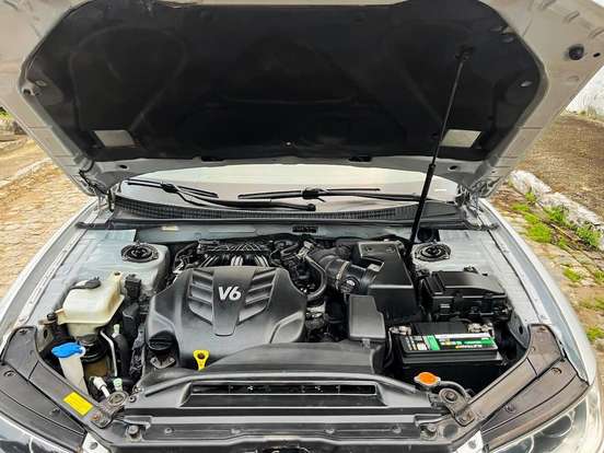 HYUNDAI-AZERA-2010