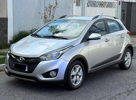 HYUNDAI HB20X 1.6 16V STYLE FLEX 4P AUTOMÁTICO