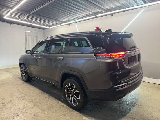 JEEP-COMMANDER-2022