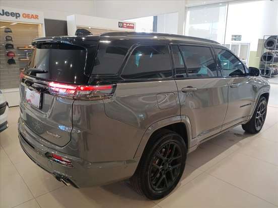JEEP-COMMANDER-2024