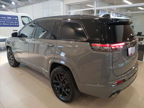 JEEP-COMMANDER-2024