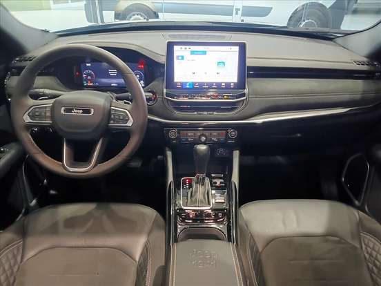 JEEP-COMMANDER-2024