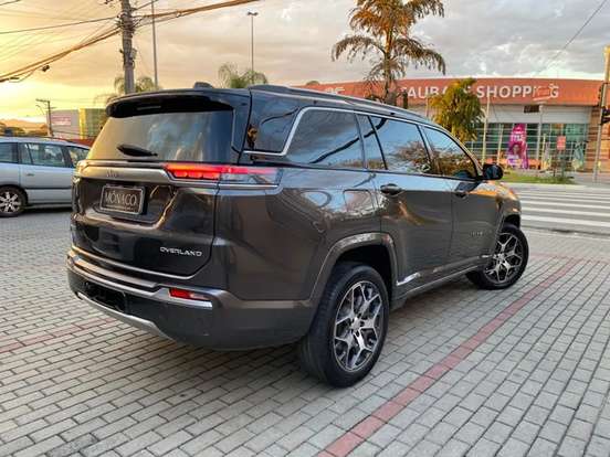 JEEP-COMMANDER-2022