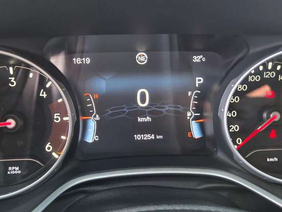 JEEP-COMPASS-2.0 16V DIESEL LONGITUDE 4X4 AUTOMÁTICO JEEP-COMPASS-2020