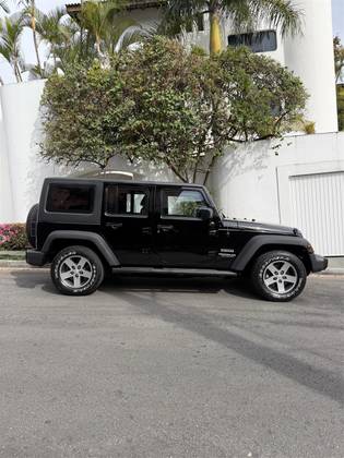 JEEP WRANGLER 3.6 UNLIMITED SPORT 4X4 V6 GASOLINA 4P AUTOMÁTICO
