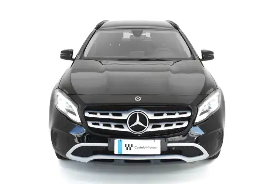 MERCEDES-BENZ-GLA 200-2020