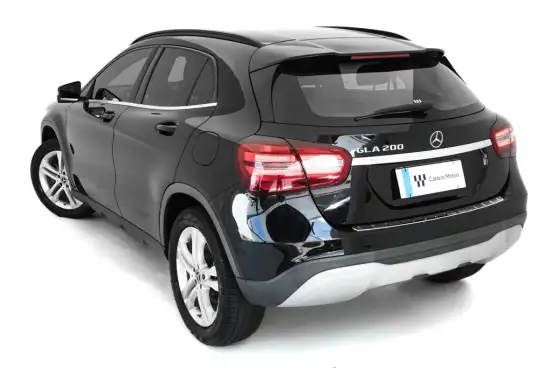 MERCEDES-BENZ-GLA 200-2020