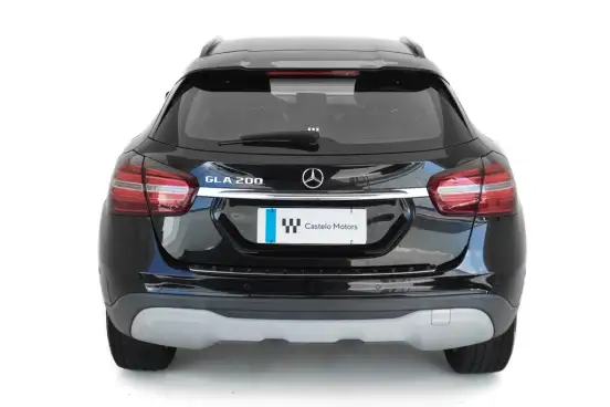 MERCEDES-BENZ-GLA 200-2020
