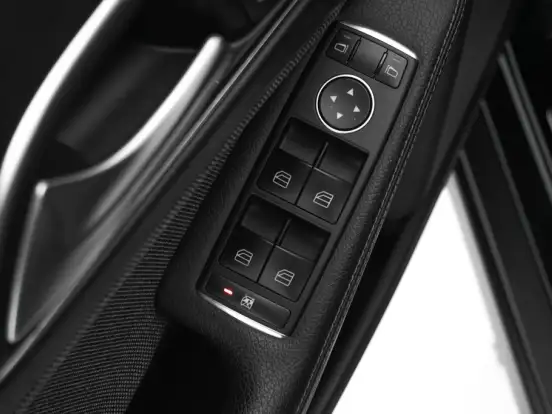 MERCEDES-BENZ-GLA 200-1.3 GCI GASOLINA STYLE 7G-DCT MERCEDES-BENZ-GLA 200-2020