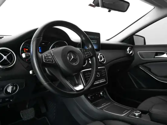 MERCEDES-BENZ-GLA 200-1.3 GCI GASOLINA STYLE 7G-DCT MERCEDES-BENZ-GLA 200-2020