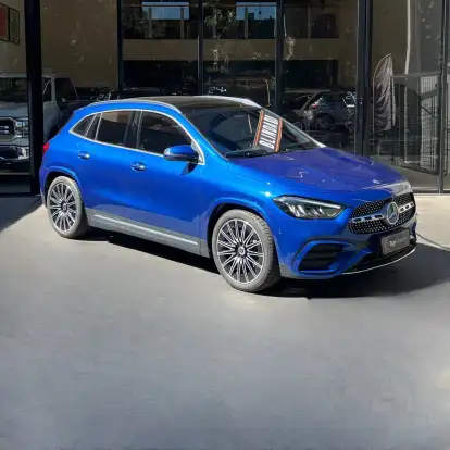 MERCEDES-BENZ-GLA 200-2024