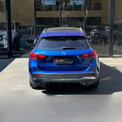 MERCEDES-BENZ-GLA 200-2024