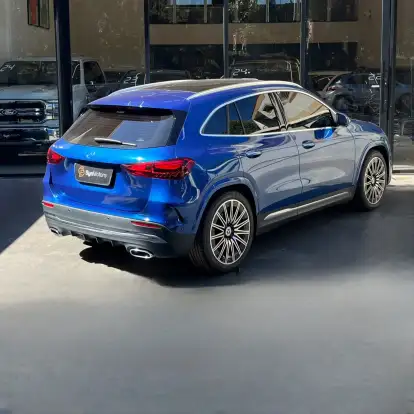 MERCEDES-BENZ-GLA 200-2024