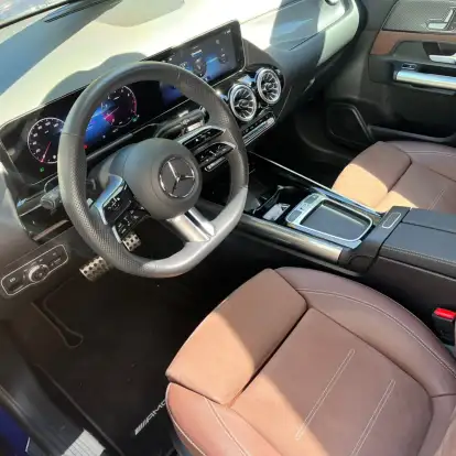 MERCEDES-BENZ-GLA 200-2024