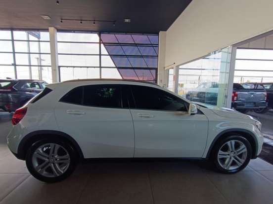 MERCEDES-BENZ-GLA 200-2014