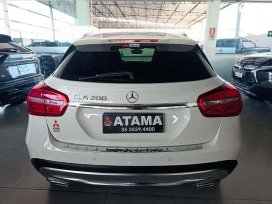 MERCEDES-BENZ-GLA 200-2014