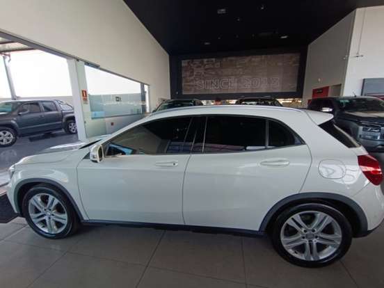 MERCEDES-BENZ-GLA 200-2014