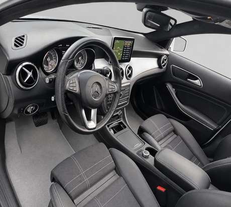 MERCEDES-BENZ-GLA 200-1.6 CGI ENDURO 16V TURBO FLEX 4P AUTOMÁTICO MERCEDES-BENZ-GLA 200-2015