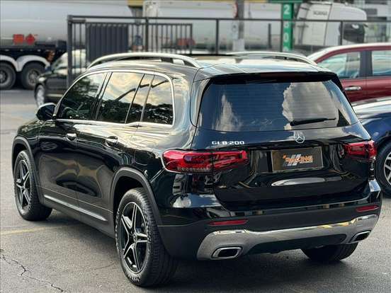 MERCEDES-BENZ-GLB 200-2023