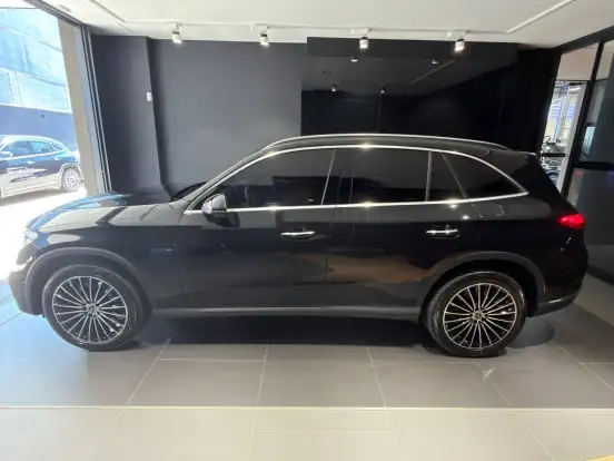 MERCEDES-BENZ-GLC 300-2024