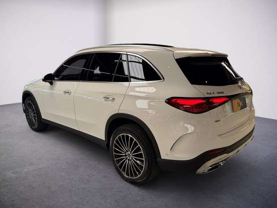 MERCEDES-BENZ-GLC 300-2025