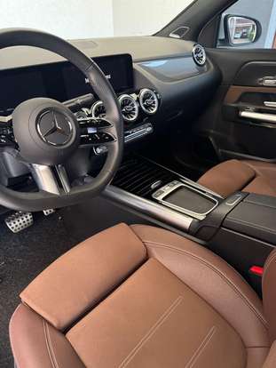 MERCEDES-BENZ-GLA 200-2025