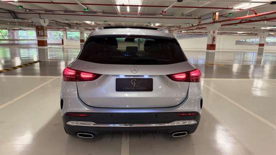 MERCEDES-BENZ-GLA 200-2024