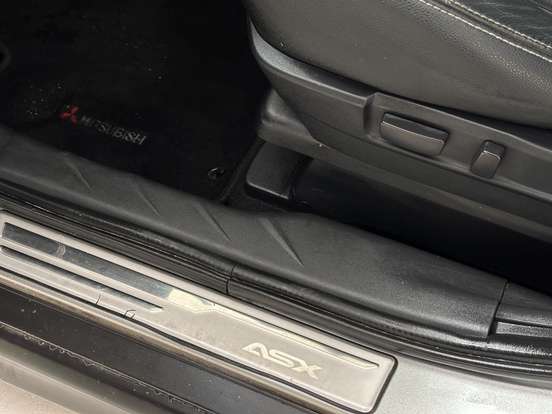 MITSUBISHI-ASX-2014