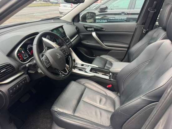 MITSUBISHI-ECLIPSE CROSS-2024
