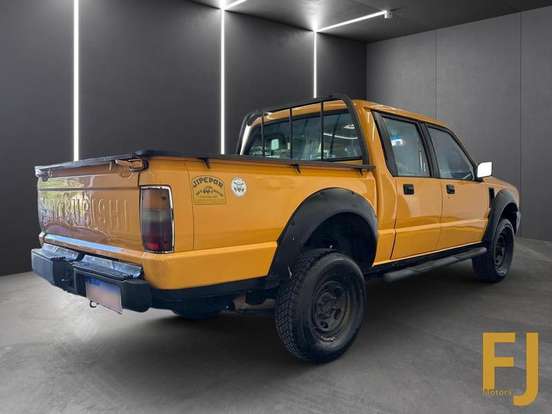 MITSUBISHI-L200-2005