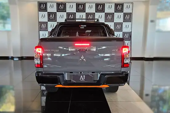 MITSUBISHI-L200 TRITON-2023