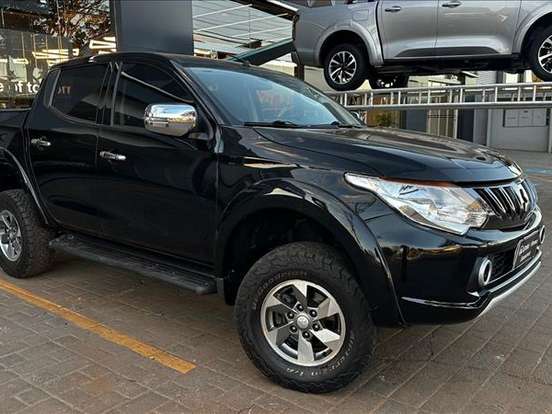 MITSUBISHI-L200 TRITON-2.4 16V TURBO DIESEL SPORT GLS CD 4P 4X4 AUTOMÁTICO MITSUBISHI-L200 TRITON-2017
