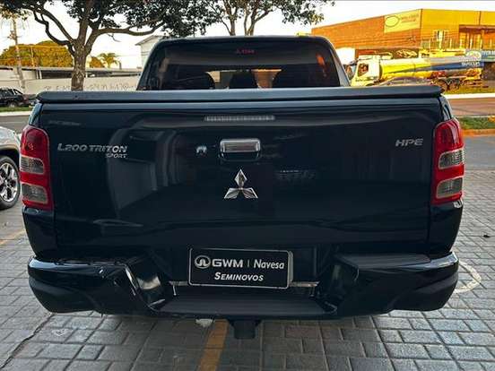 MITSUBISHI-L200 TRITON-2.4 16V TURBO DIESEL SPORT GLS CD 4P 4X4 AUTOMÁTICO MITSUBISHI-L200 TRITON-2017