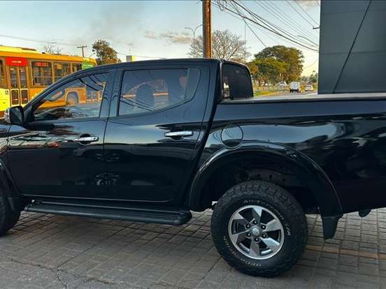 MITSUBISHI-L200 TRITON-2.4 16V TURBO DIESEL SPORT GLS CD 4P 4X4 AUTOMÁTICO MITSUBISHI-L200 TRITON-2017