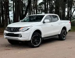 MITSUBISHI L200 TRITON 2.4 16V TURBO DIESEL SPORT GLS CD 4P 4X4 MANUAL MITSUBISHI L200 TRITON 2.4 16V TURBO DIESEL SPORT GLS CD 4P 4X4 MANUAL