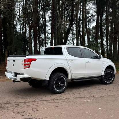 MITSUBISHI-L200 TRITON-2019