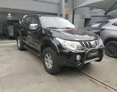 MITSUBISHI L200 TRITON 2.4 16V TURBO DIESEL SPORT HPE CD 4P 4X4 AUTOMÁTICO MITSUBISHI L200 TRITON 2.4 16V TURBO DIESEL SPORT HPE CD 4P 4X4 AUTOMÁTICO