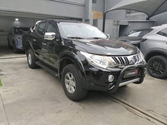 MITSUBISHI L200 TRITON 2.4 16V TURBO DIESEL SPORT HPE CD 4P 4X4 AUTOMÁTICO