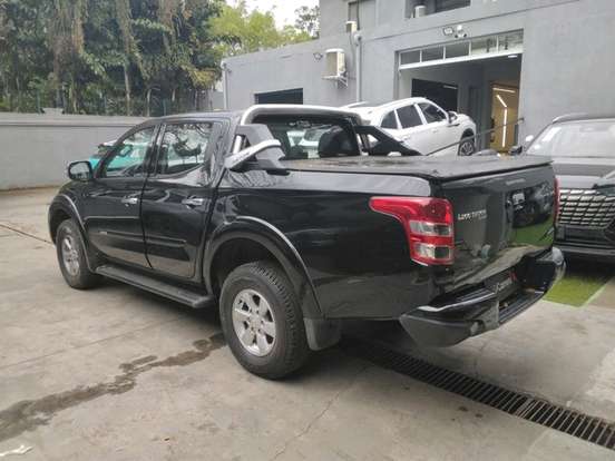 MITSUBISHI-L200 TRITON-2.4 16V TURBO DIESEL SPORT HPE CD 4P 4X4 AUTOMÁTICO MITSUBISHI-L200 TRITON-2017