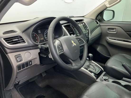 MITSUBISHI-L200 TRITON-2.4 16V TURBO DIESEL SPORT HPE CD 4P 4X4 AUTOMÁTICO MITSUBISHI-L200 TRITON-2018