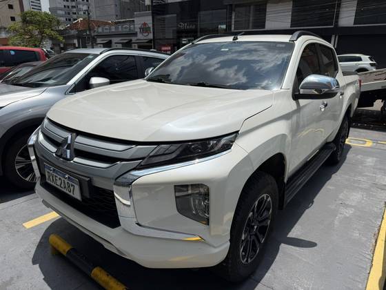MITSUBISHI L200 TRITON 2.4 16V TURBO DIESEL SPORT HPE CD 4P 4X4 AUTOMÁTICO