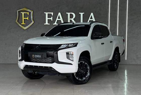 MITSUBISHI L200 TRITON 2.4 16V TURBO DIESEL SPORT HPE CD 4P 4X4 AUTOMÁTICO