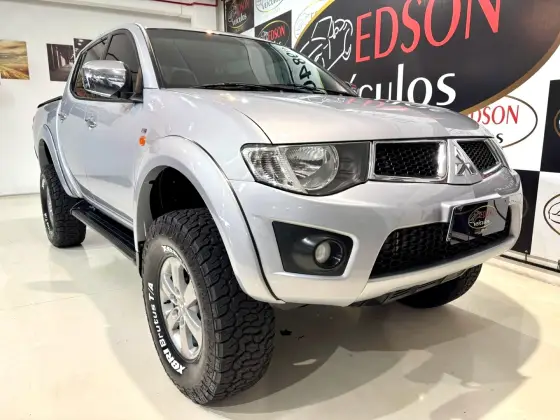 MITSUBISHI L200 TRITON 3.2 HPE 4X4 CD 16V TURBO INTERCOOLER DIESEL 4P AUTOMÁTICO