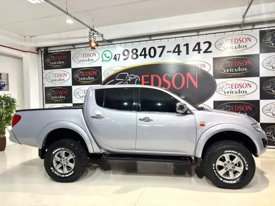 MITSUBISHI-L200 TRITON-3.2 HPE 4X4 CD 16V TURBO INTERCOOLER DIESEL 4P AUTOMÁTICO MITSUBISHI-L200 TRITON-2012